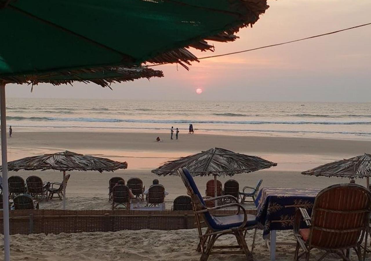 Baga Beach Ocean Calangute Bagian luar foto